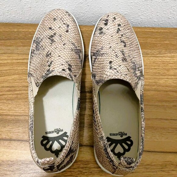 Fergalicious Slip-on Sneakers, Beige Faux Snakeskin, Size 8.5 - Picture 9 of 12